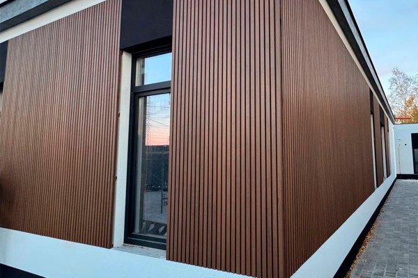 Вертикальная стеновая панель NauticPrime Line ДПК 219*26*4000мм, цвет Тик